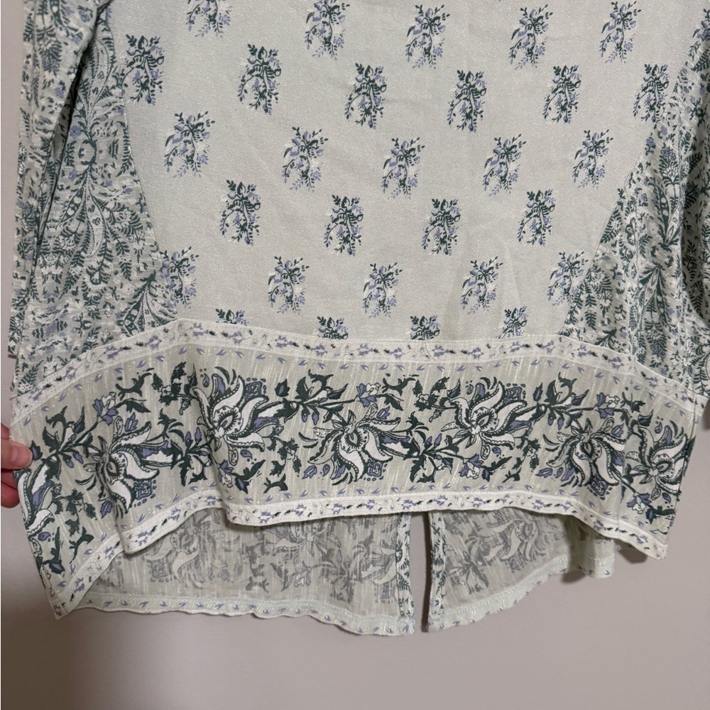 Lucky Brand Set of 2 Lightweight Floral Paisley Long Sleeve Tops Size Medium - Picture 6 of 16